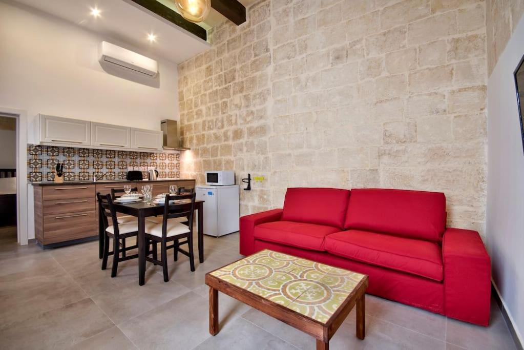 Vallettastay Old Lodge Apartment 3 Bagian luar foto