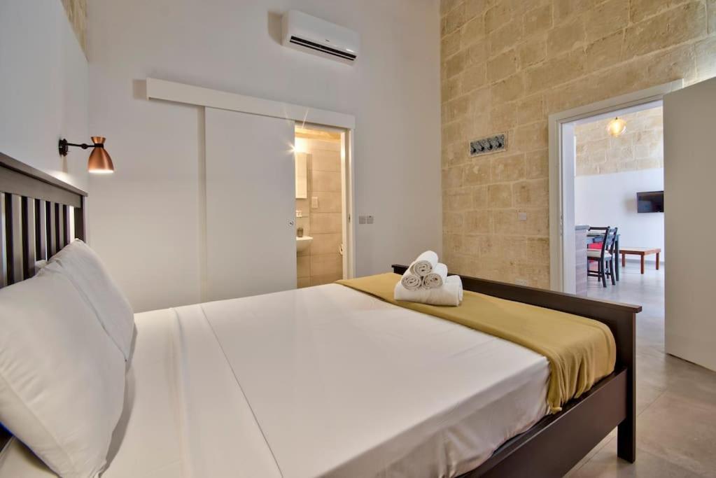 Vallettastay Old Lodge Apartment 3 Bagian luar foto