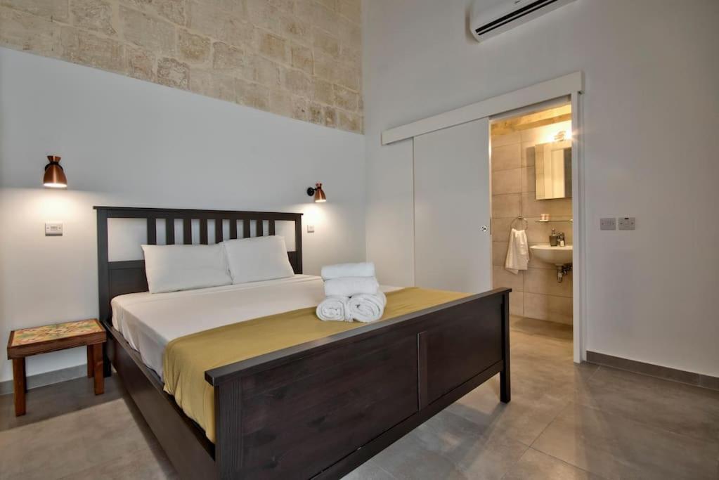 Vallettastay Old Lodge Apartment 3 Bagian luar foto